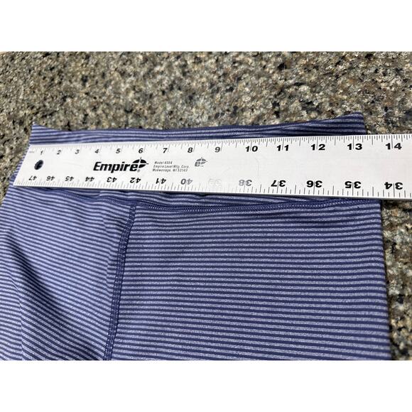 Under Armour Women Capri Leggings Size M Striped Blue HeatGear Compression - Picture 3 of 5